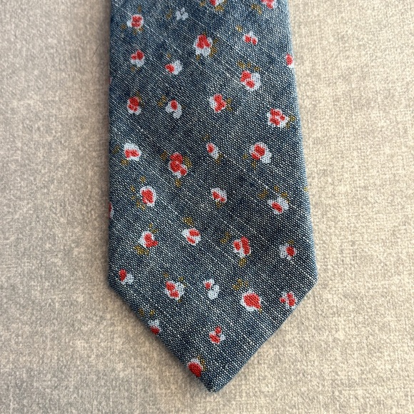 J Crew Factory The Cotton Tie (skinny) in chambray & red abstract floral pattern - Picture 3 of 15